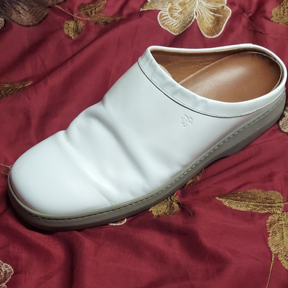 Donald J. Pliner White and Gray Loafers Slip-Ons